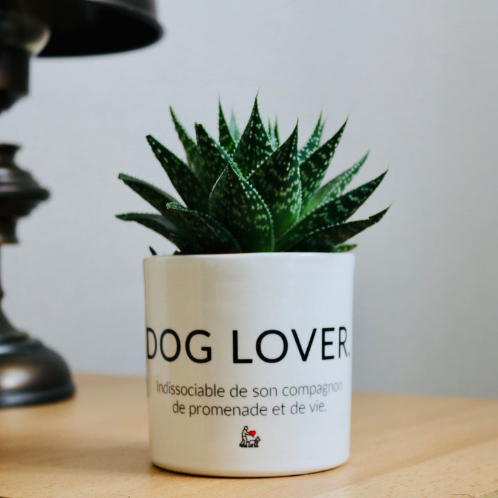Pot de fleurs fan de chien